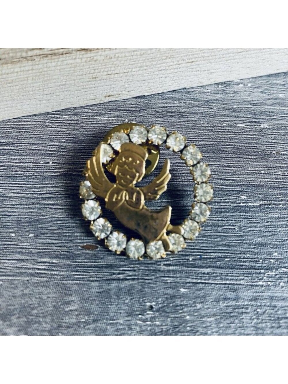Vintage Jewelery Clear Rhinestone Circle W/ Angel Brooch